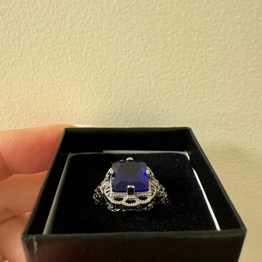 Ring - Picture 4 of 5